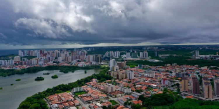 Meteorologia emite novo alerta de chuvas intensas para quase 90 cidades do MA; veja lista