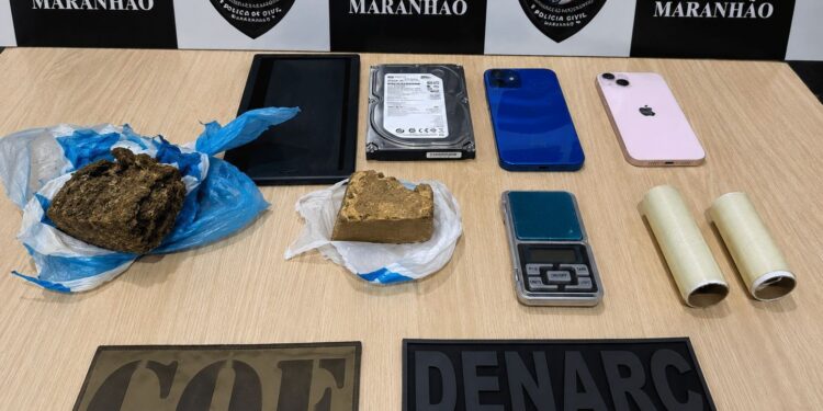 Casal é preso por tráfico de drogas em Timon; dois veículos roubados são apreendidos